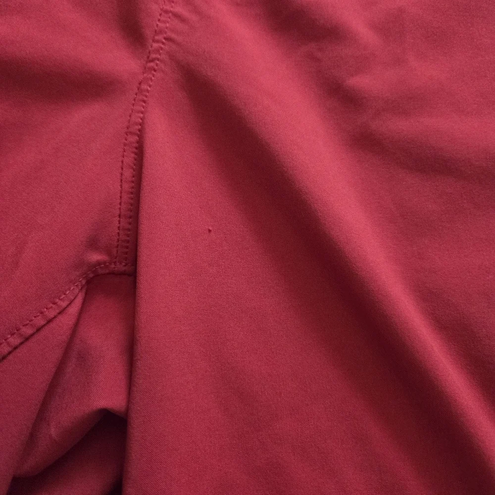 Lululemon Pace Breaker Short Medium Mens Linerless 9 Inseam Bold‎ Red Train Gym